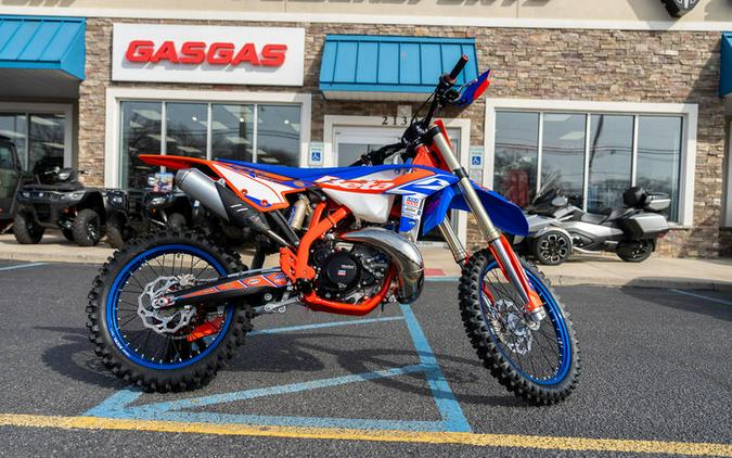 FIRST LOOK! 2024 BETA 300RX MOTOCROSS