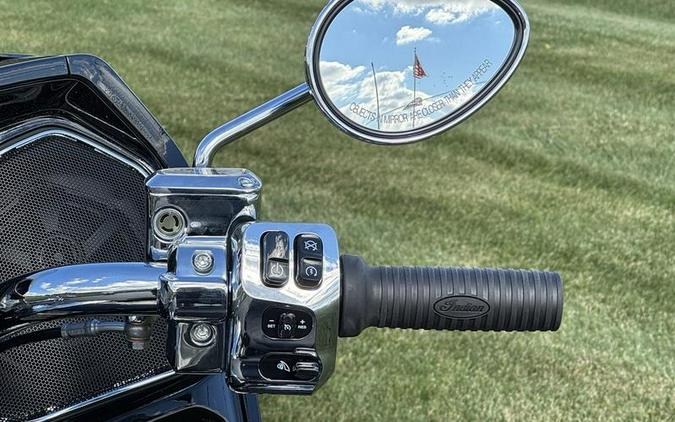 2025 Indian Motorcycle® Pursuit® Limited Black Metallic