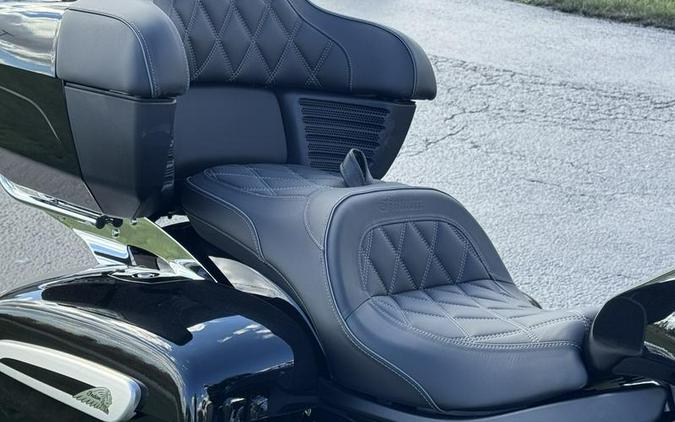 2025 Indian Motorcycle® Pursuit® Limited Black Metallic