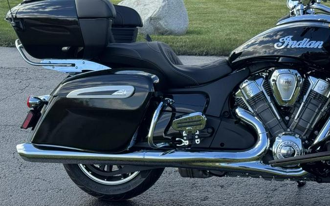 2025 Indian Motorcycle® Pursuit® Limited Black Metallic