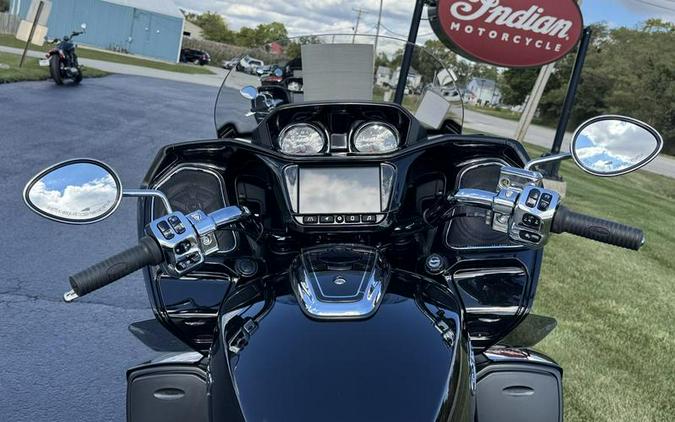 2025 Indian Motorcycle® Pursuit® Limited Black Metallic