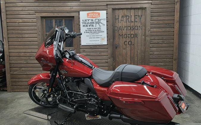 2025 Harley-Davidson® Street Glide™ WHSKEY FIRSTORM/BLK TRIM