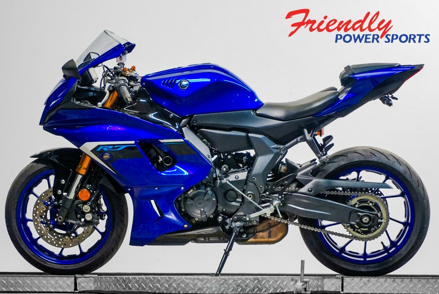 2025 YAMAHA YZF-R7