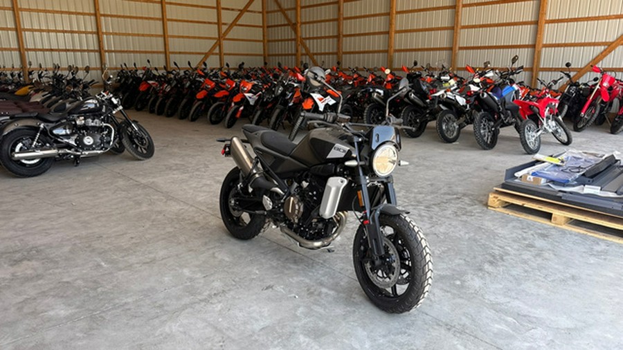 2025 Husqvarna Motorcycles SVARTPILEN 801