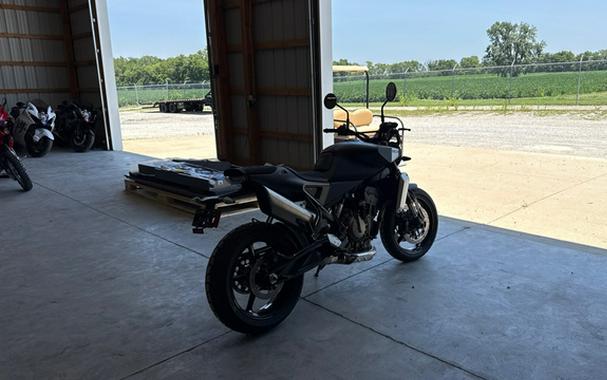 2025 Husqvarna Motorcycles SVARTPILEN 801