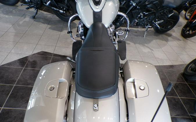 2022 Indian Motorcycle® Chieftain® Limited Silver Quartz Metallic