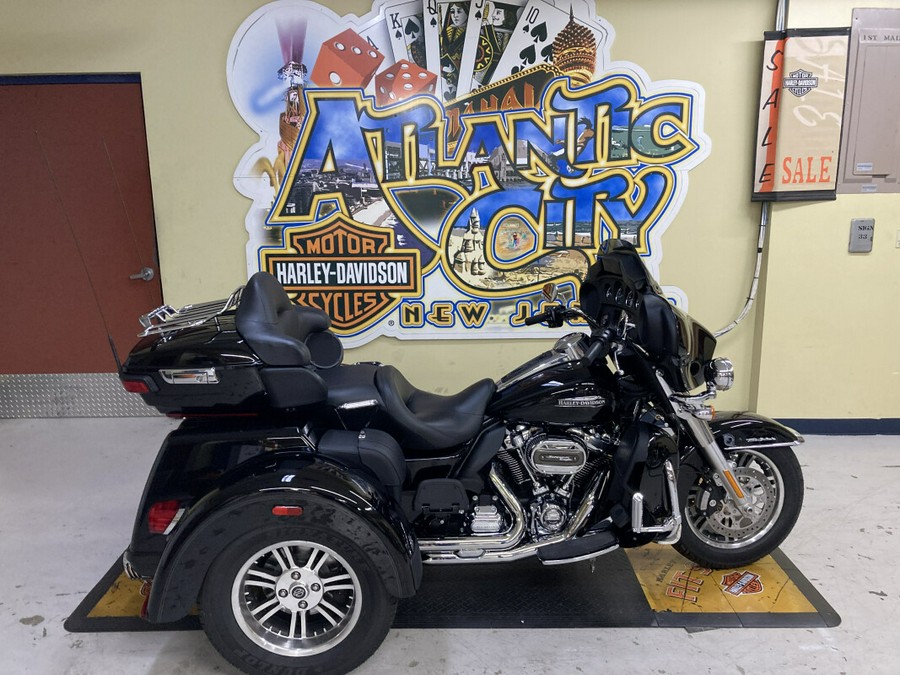 2021 Harley-Davidson Tri Glide Ultra Vivid Black