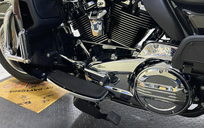 2021 Harley-Davidson Tri Glide Ultra Vivid Black