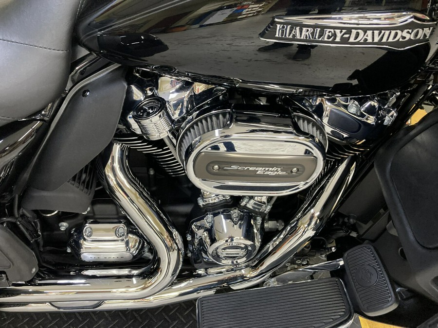 2021 Harley-Davidson Tri Glide Ultra Vivid Black