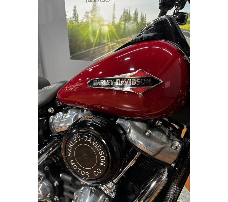 2021 Harley-Davidson® Softail Slim® BILLIARD RED