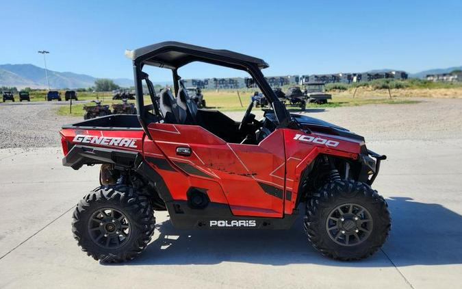 2020 Polaris® GENERAL® 1000 Deluxe