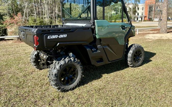 2026 Can-Am® Defender DPS CAB HD10
