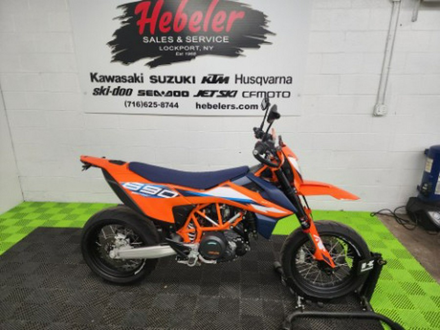 2024 KTM 690 SMC R