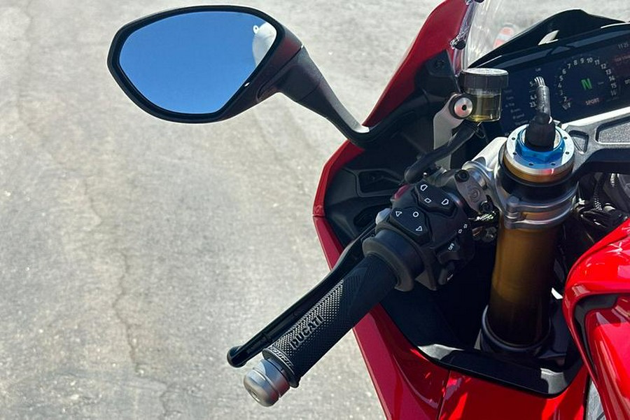 2025 Ducati Panigale V4s