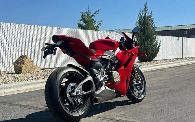 2025 Ducati Panigale V4s
