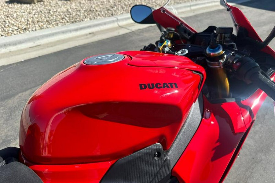 2025 Ducati Panigale V4s
