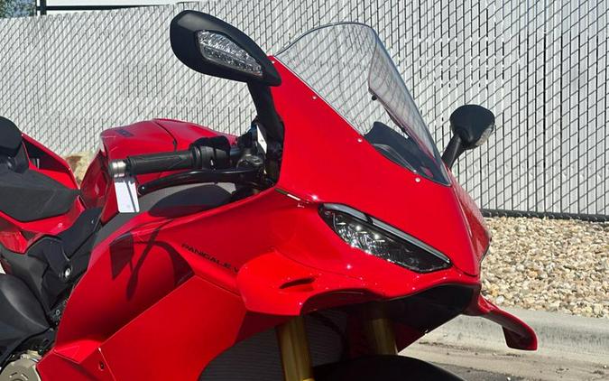2025 Ducati Panigale V4s