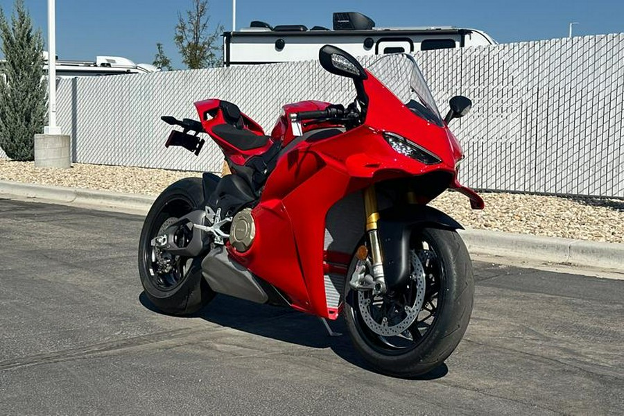 2025 Ducati Panigale V4s