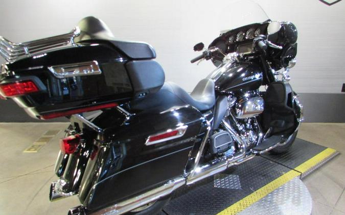 2017 Harley-Davidson® FLHTK - Ultra Limited