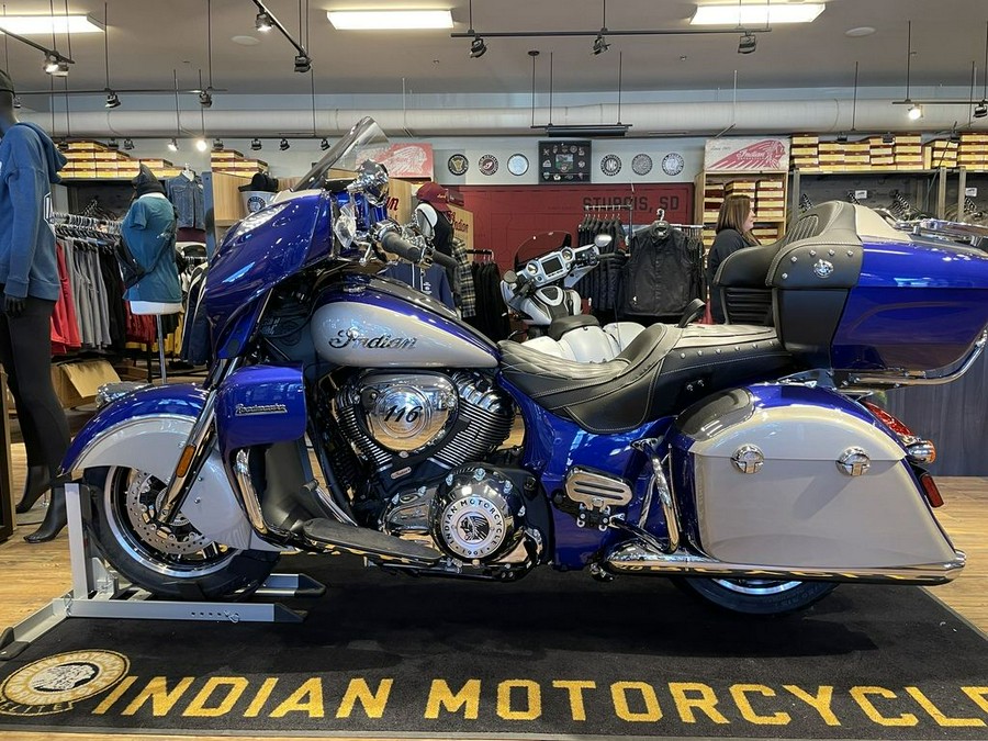 2024 Indian Motorcycle® Roadmaster® with Powerband Audio Package Spirit Blue Metallic/Silver Quartz