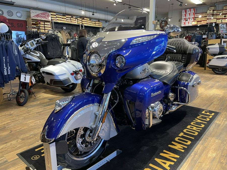 2024 Indian Motorcycle® Roadmaster® with Powerband Audio Package Spirit Blue Metallic/Silver Quartz