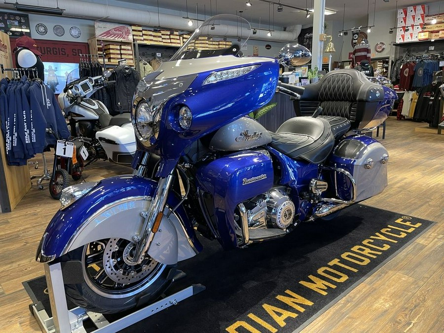 2024 Indian Motorcycle® Roadmaster® with Powerband Audio Package Spirit Blue Metallic/Silver Quartz