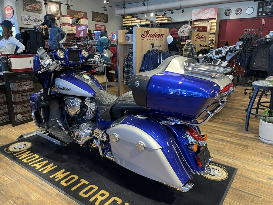 2024 Indian Motorcycle® Roadmaster® with Powerband Audio Package Spirit Blue Metallic/Silver Quartz