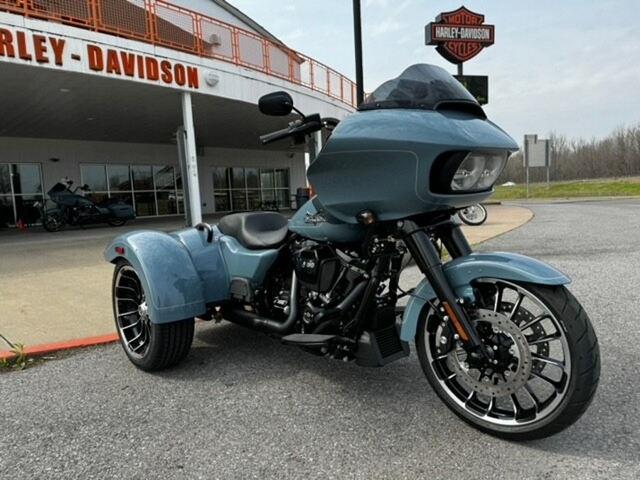 2024 Harley-Davidson Road Glide 3 Sharkskin Blue - Black Finish