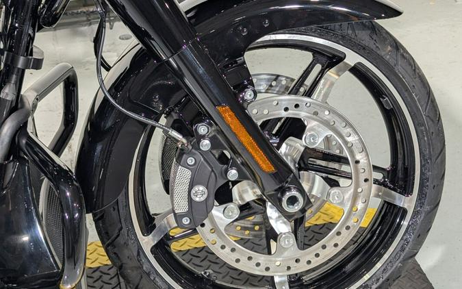 2026 Harley-Davidson® Road Glide® Olive Steel Metallic / Vivid Black - Black Finish