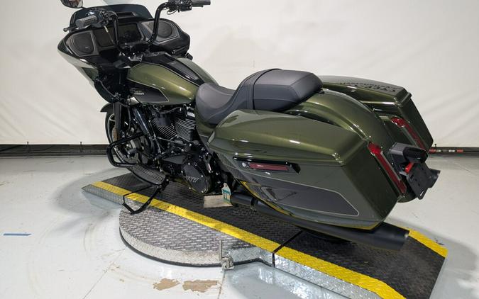 2026 Harley-Davidson® Road Glide® Olive Steel Metallic / Vivid Black - Black Finish