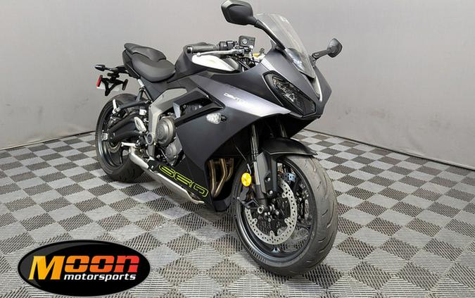 2025 Triumph Daytona 660 Satin Granite/Satin Black 660 Satin GraniteSatin Jet Black