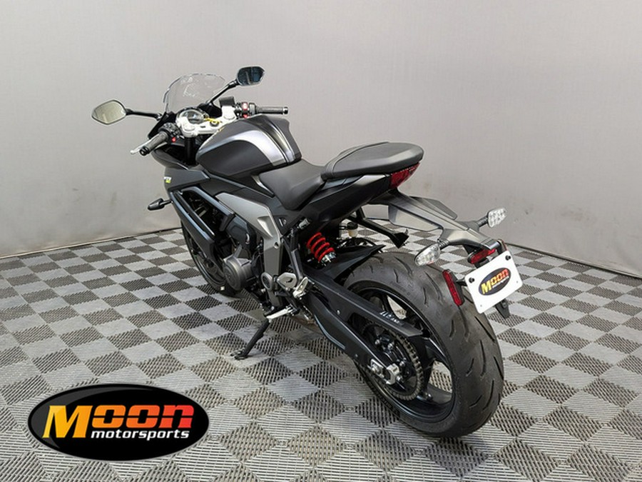 2025 Triumph Daytona 660 Satin Granite/Satin Black 660 Satin GraniteSatin Jet Black