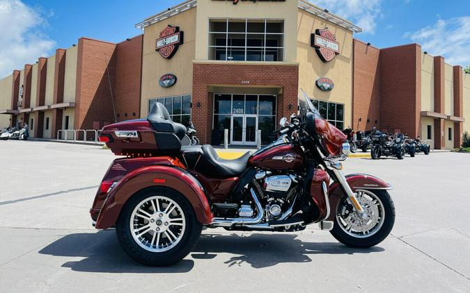 2024 Harley-Davidson Tri Glide Ultra FLHTCUTG