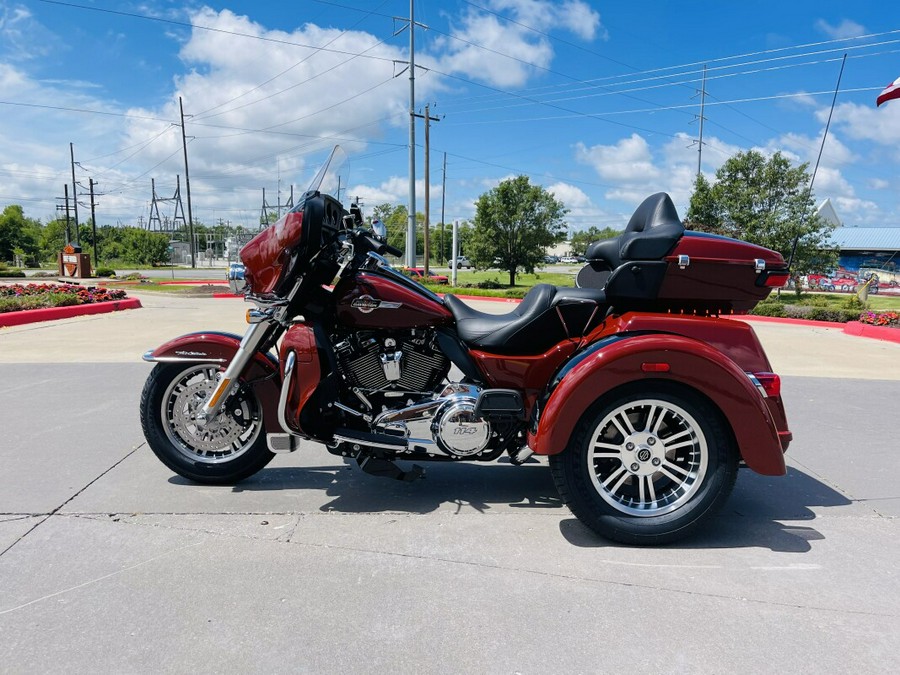 2024 Harley-Davidson Tri Glide Ultra FLHTCUTG