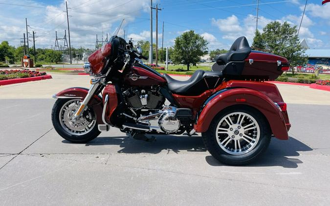 2024 Harley-Davidson Tri Glide Ultra FLHTCUTG