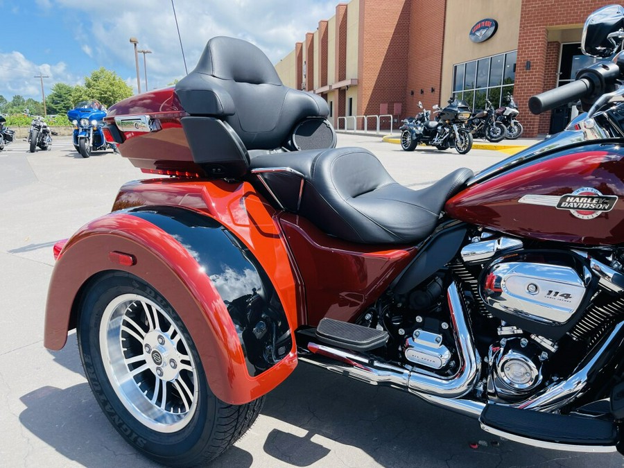 2024 Harley-Davidson Tri Glide Ultra FLHTCUTG