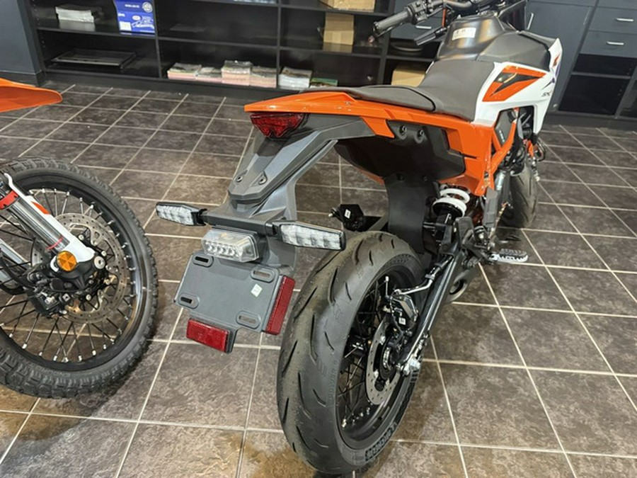 2026 KTM 390 SMC R