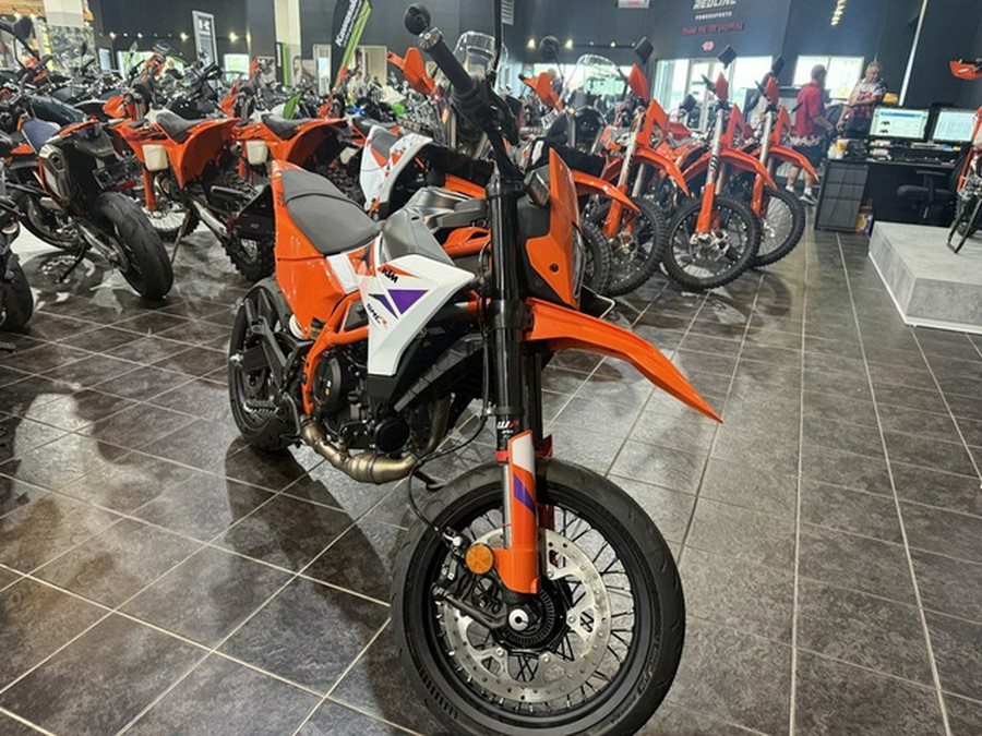 2026 KTM 390 SMC R
