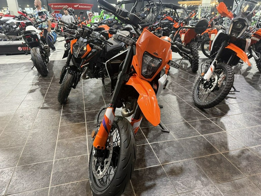 2026 KTM 390 SMC R
