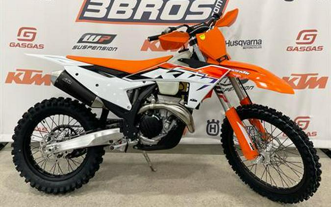 2023 KTM 350 XC-F Factory Edition First Look [7 Fast Facts]