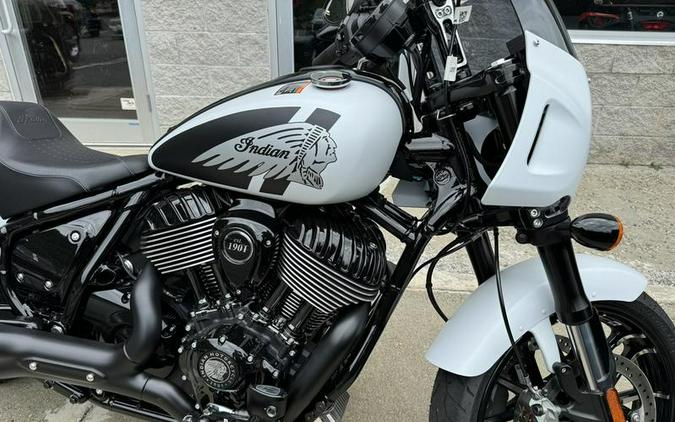 2024 Indian Motorcycle® Sport Chief Ghost White Metallic Smoke