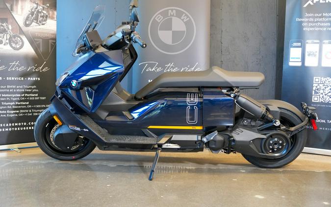 2023 BMW CE 04 Review [Urban Electric Commuter Scooter]