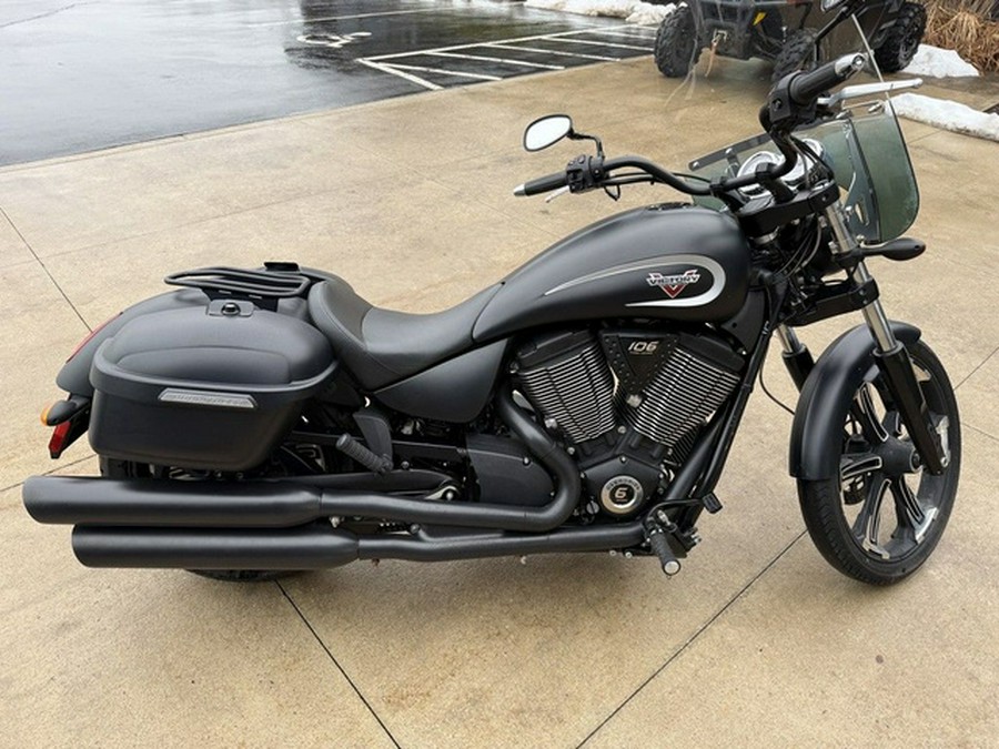 2016 Victory Motorcycles Vegas 8-Ball Gloss Black