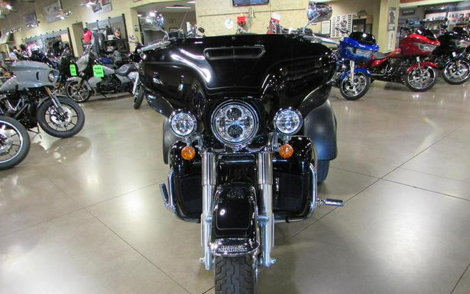 2022 Harley-Davidson® FLHTCUTG - Tri Glide® Ultra