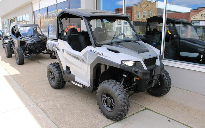 2024 Polaris Industries GENERAL 1000 SPORT + ACCESSORIES