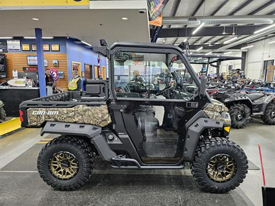 2023 Can-Am Defender XT HD10