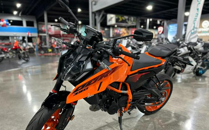 2025 KTM 390 DUKE