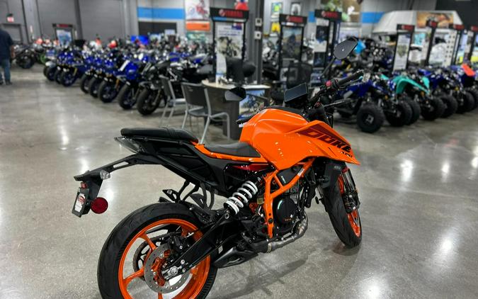 2025 KTM 390 DUKE