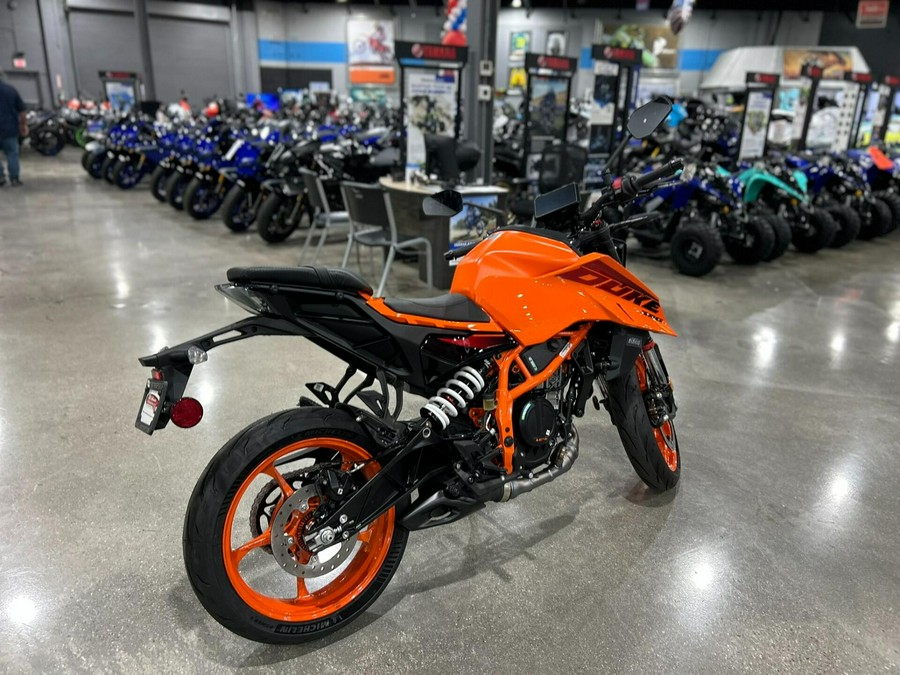 2025 KTM 390 DUKE