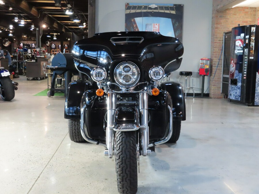 2023 Harley-Davidson® FLHTCUTG Tri Glide® Ultra